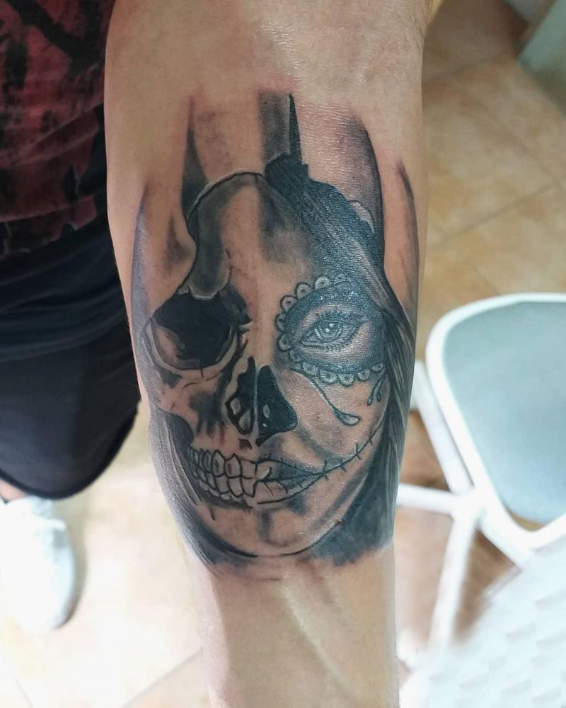 30 Great Half Skull Tattoos to Inspire You