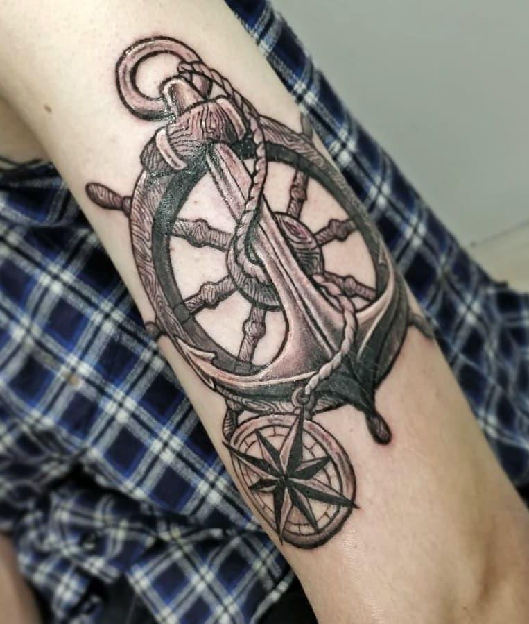 30 Unique Anchor and Compass Tattoos Just For You