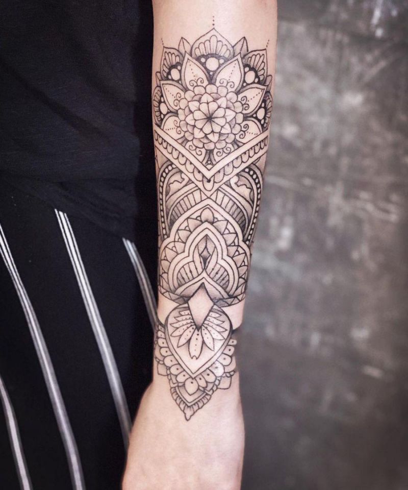 30 Unique Paisley Tattoos for Your Inspiration