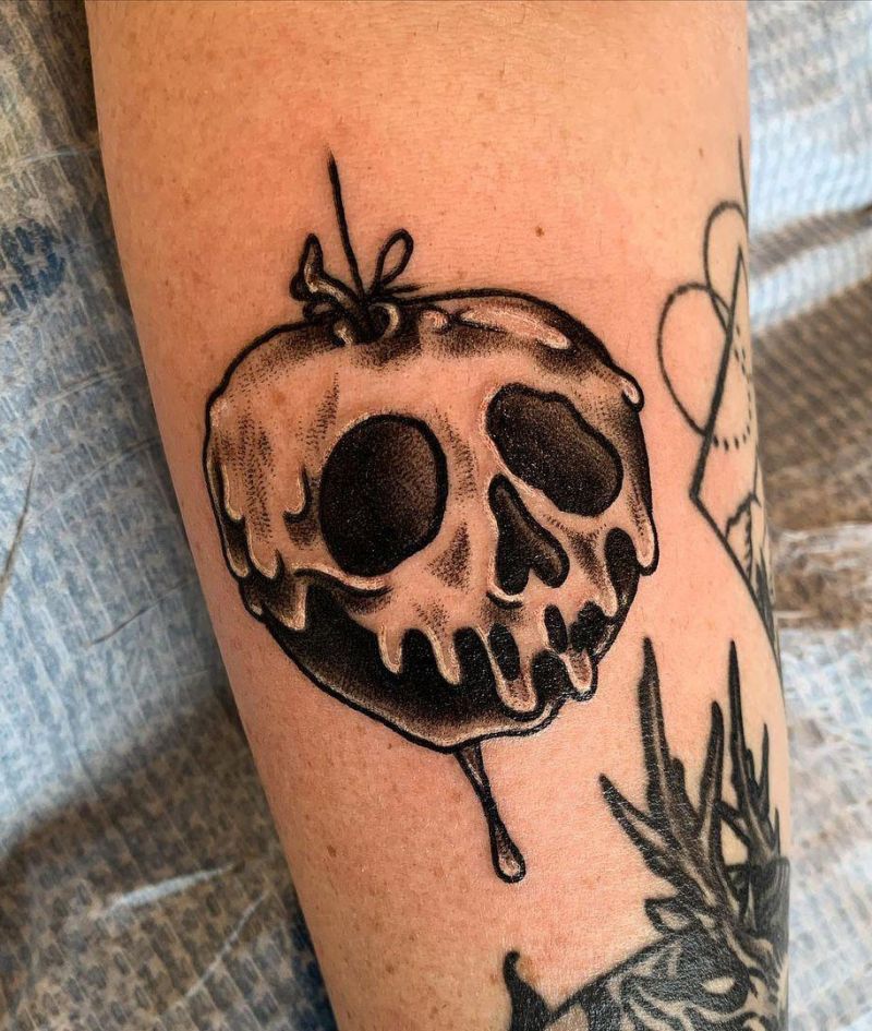 30 Pretty Snow White Apple Tattoos You Must Try