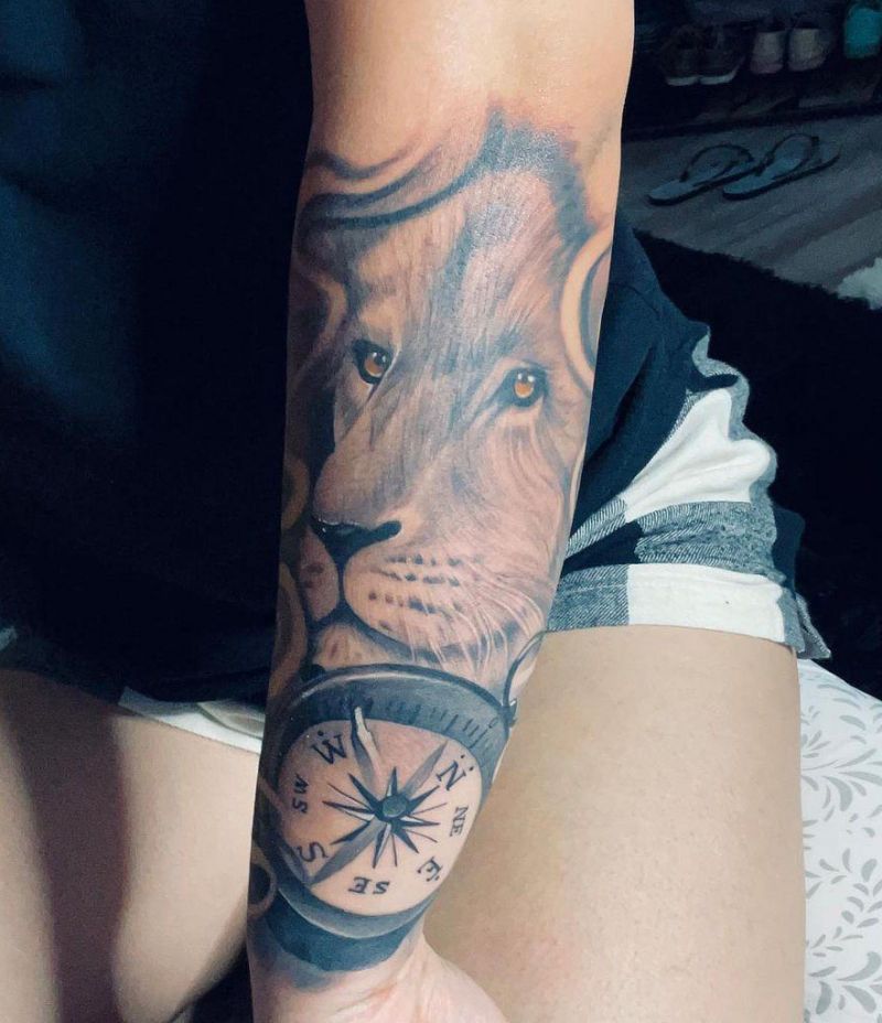 30 Unique Lion and Compass Tattoos for Your Inspiration