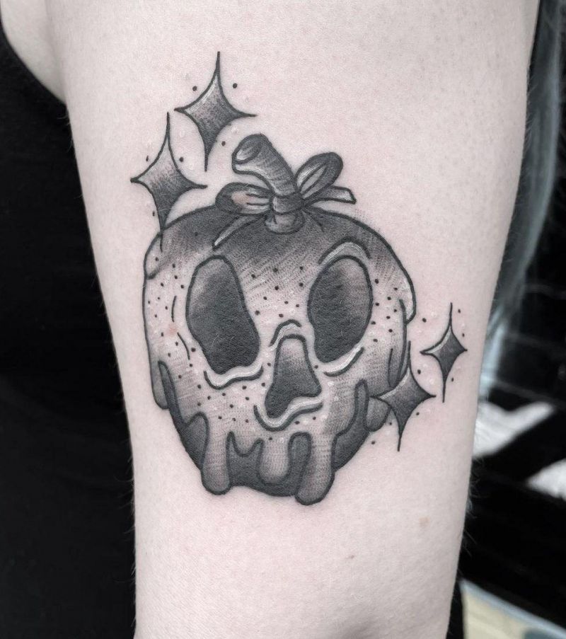 30 Pretty Snow White Apple Tattoos You Must Try