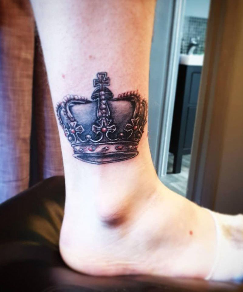 30 Pretty Crown Tattoos You Will Love