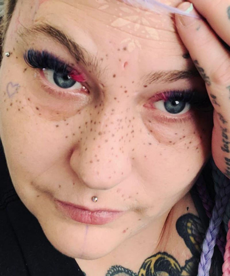 30 Unique Freckle Tattoos to Inspire You