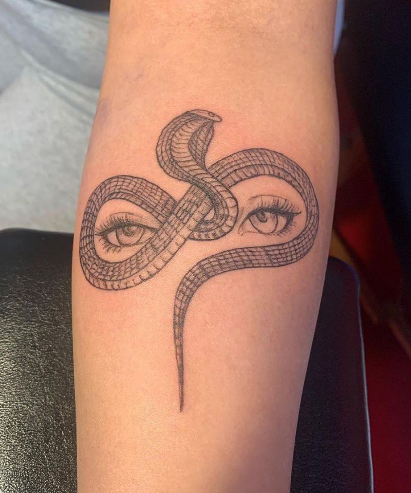 8 Unique Snake Eyes Tattoos to Inspire You