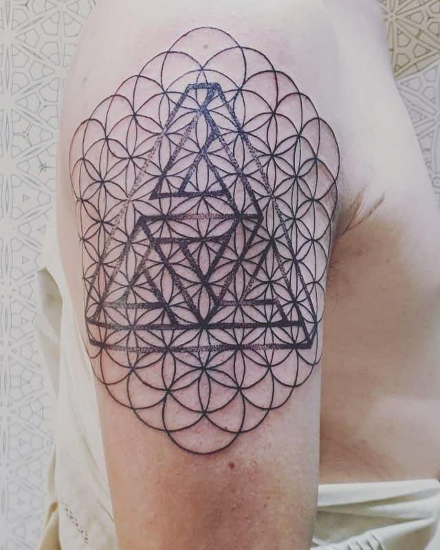 30 Gorgeous Optical Illusion Tattoos for Your Inspiration