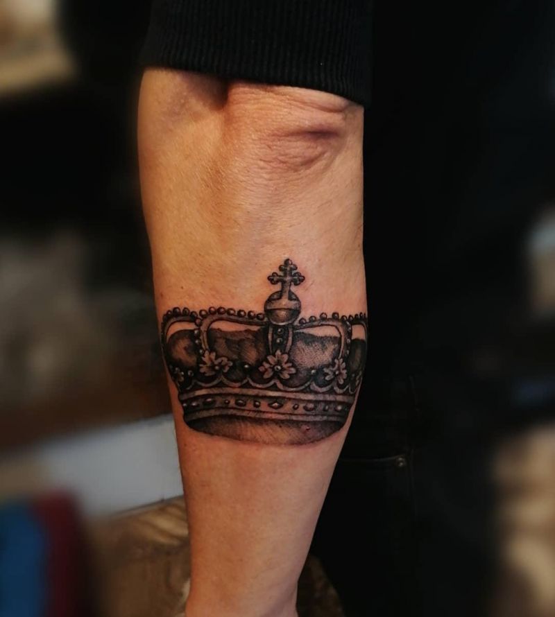 30 Pretty Crown Tattoos You Will Love