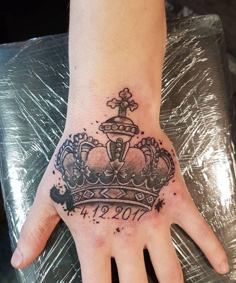 30 Pretty Crown Tattoos You Will Love