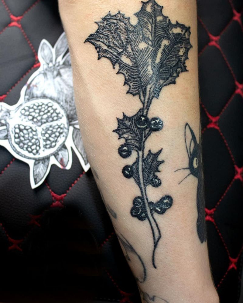 30 Pretty Holly Tattoos You Will Love