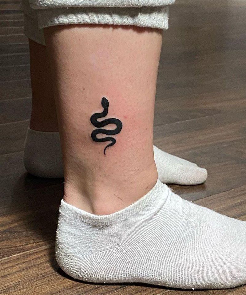 30 Pretty Ankle Tattoos You Can Copy