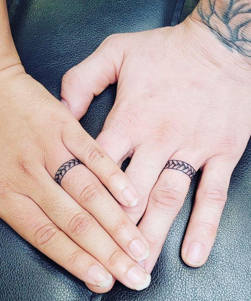 30 Pretty Wedding Band Tattoos You Will Love