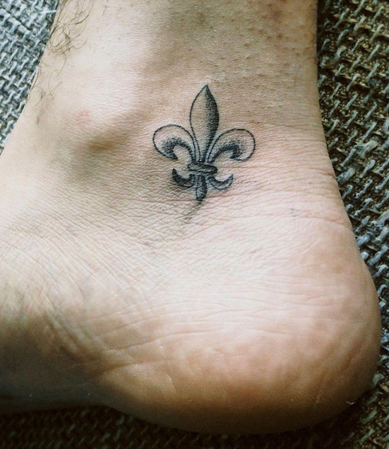 30 Pretty Fleur De Lis Tattoos You Must Love