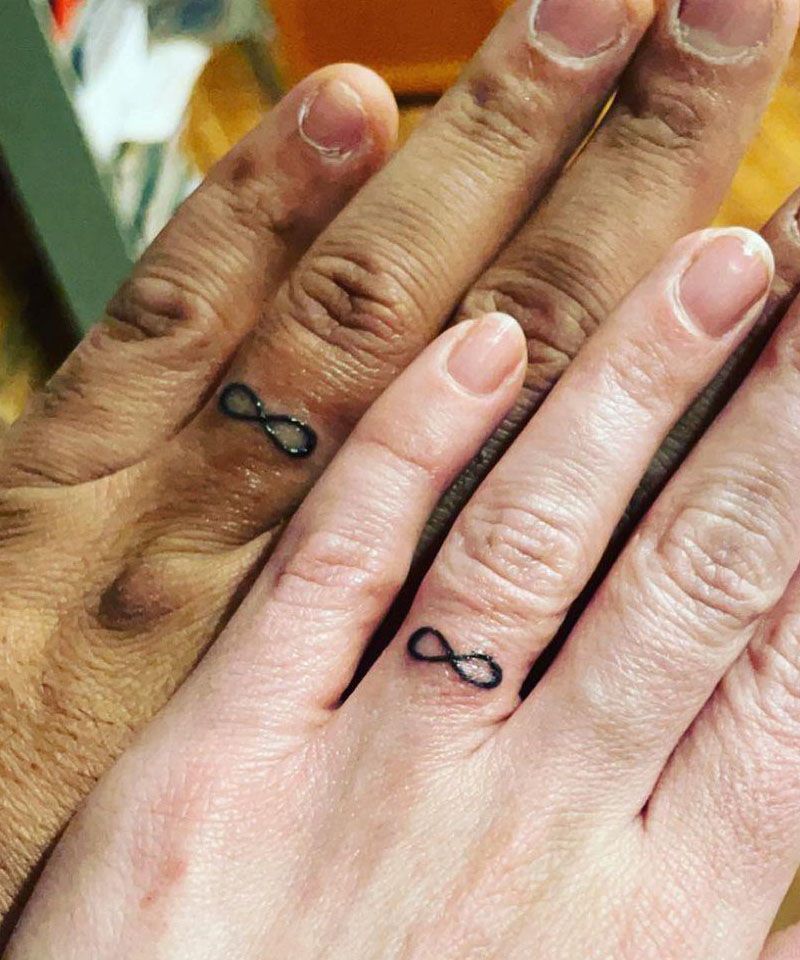 30 Pretty Wedding Band Tattoos You Will Love