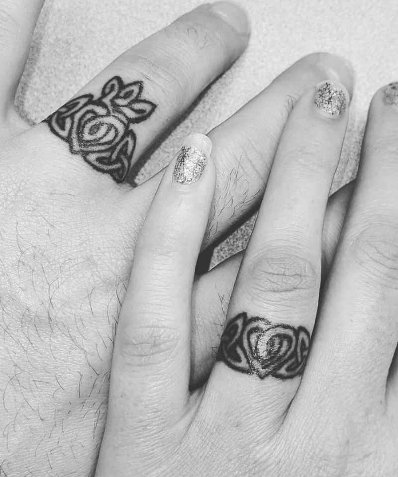 30 Pretty Wedding Band Tattoos You Will Love