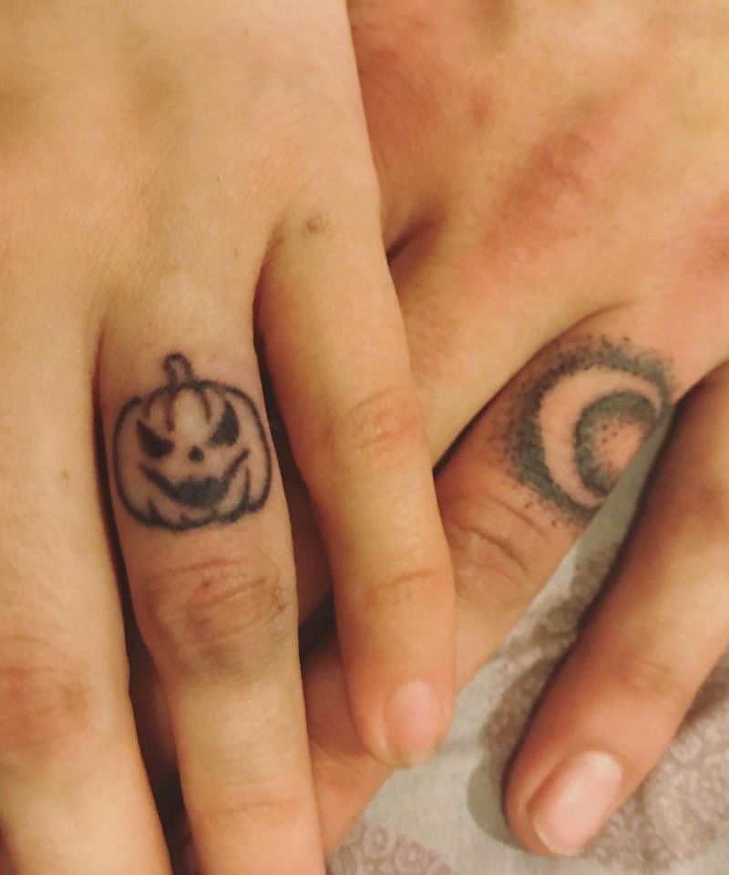 30 Pretty Wedding Band Tattoos You Will Love