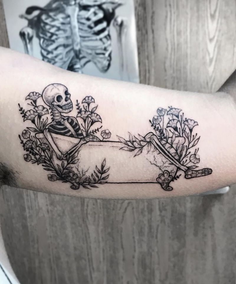 30 Unique Bathtub Tattoos You Must Love