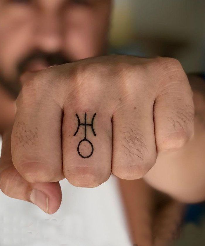 30 Pretty Uranus Tattoos You Will Love