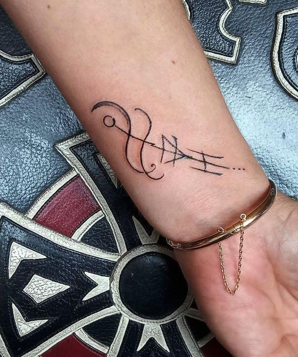 30 Pretty Uranus Tattoos You Will Love