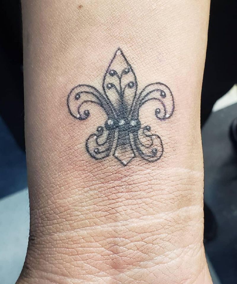 30 Pretty Fleur De Lis Tattoos You Must Love