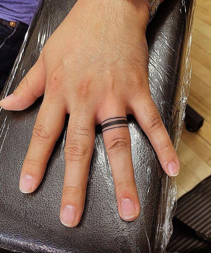 30 Pretty Wedding Band Tattoos You Will Love