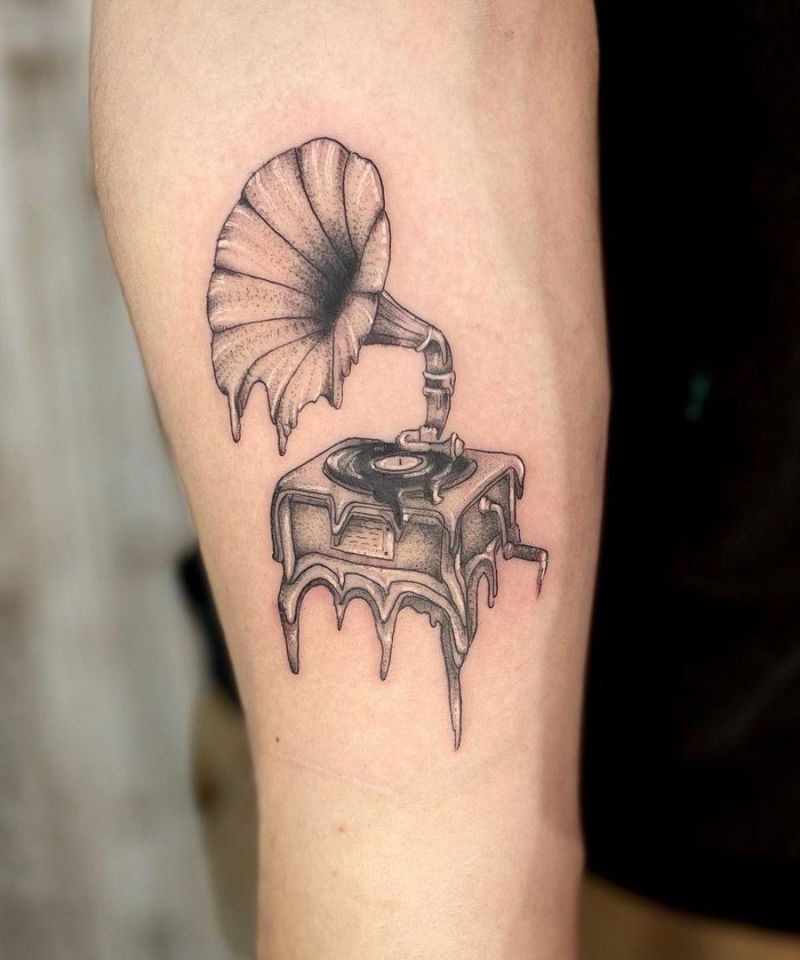 30 Unique Melting Tattoos to Inspire You