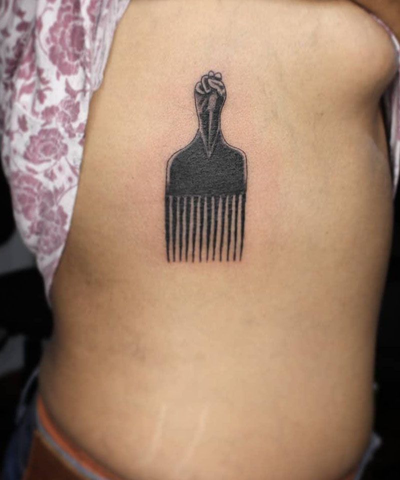 30 Pretty Comb Tattoos for Your Inspiration