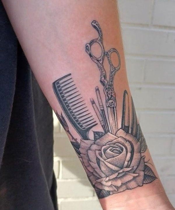 30 Pretty Comb Tattoos for Your Inspiration