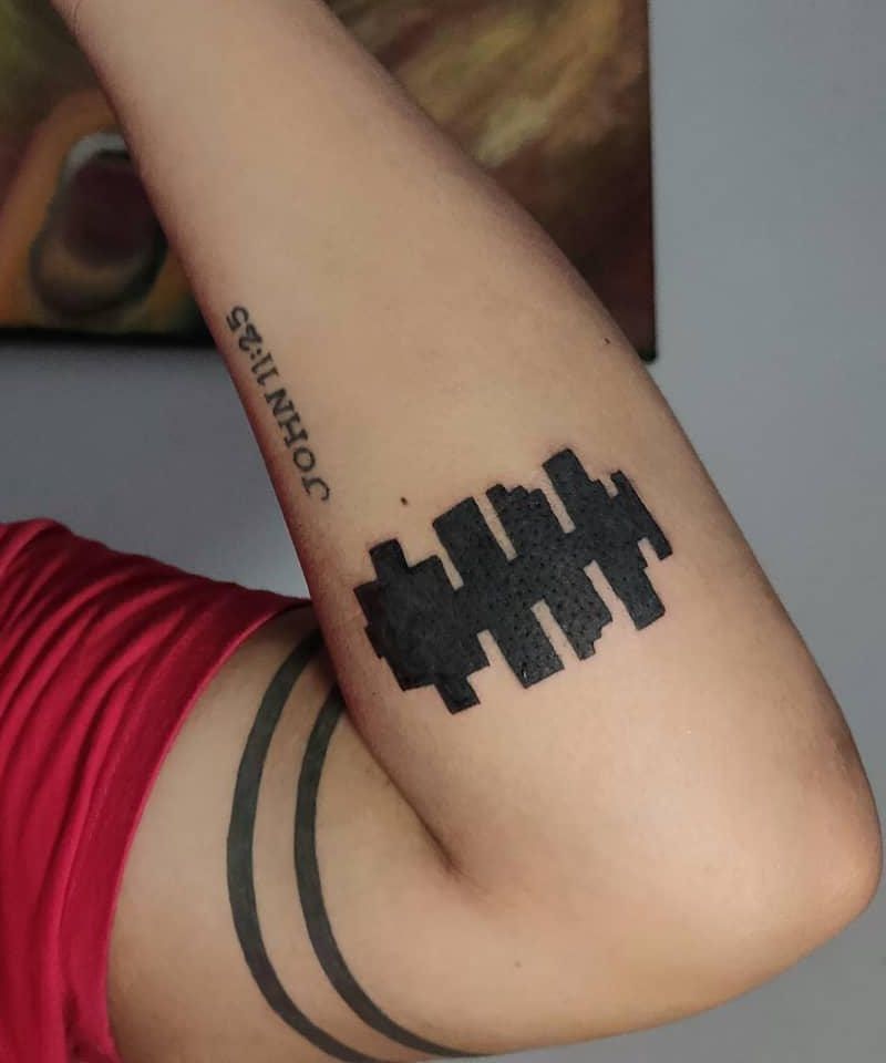 30 Pretty Soundwave Tattoos for Your Inspiration