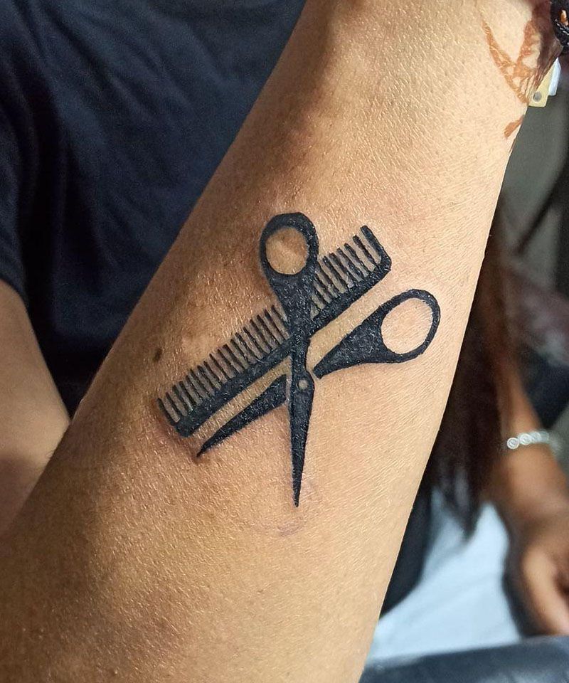 30 Pretty Comb Tattoos for Your Inspiration