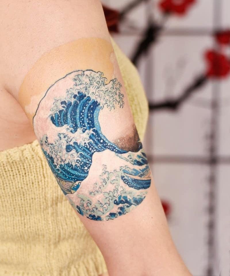 30 Pretty Great Wave Tattoos Improve Your Temperament