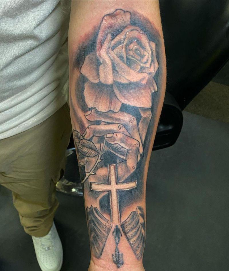 30 Unique Hand Holding Rose Tattoos You Must Love