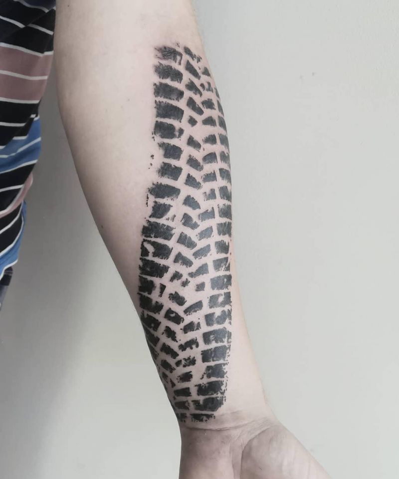 30 Unique Tire Tattoos You Must Love