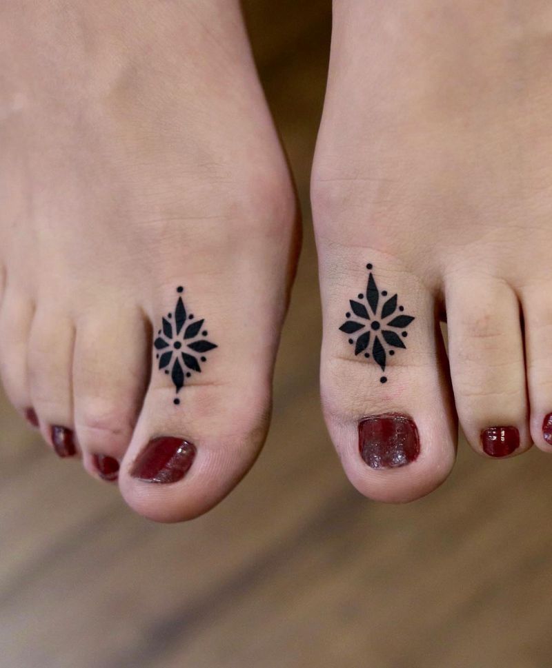 30 Unique Toe Tattoos You Will Love
