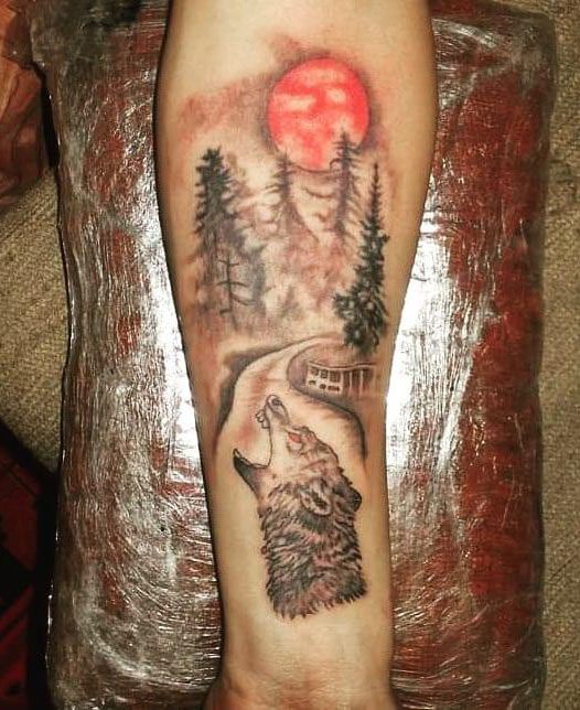 30 Great Howling Wolf Tattoos For Your Inspiration