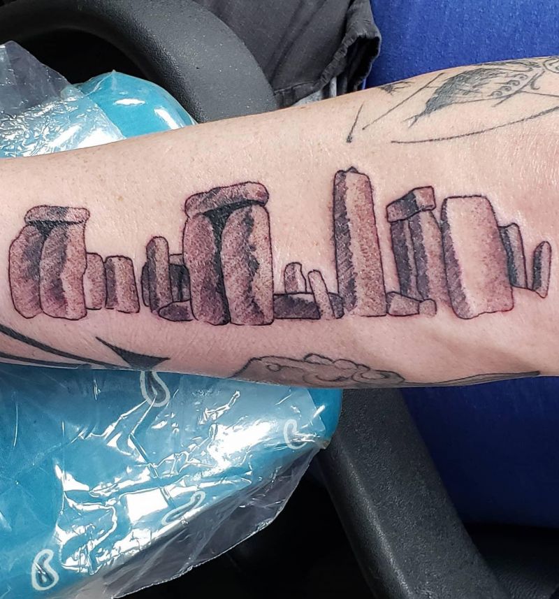 30 Unique Stonehenge Tattoos For Your Inspiration