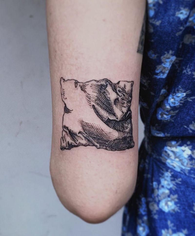 20 Unique Pillow Tattoos You Can Copy