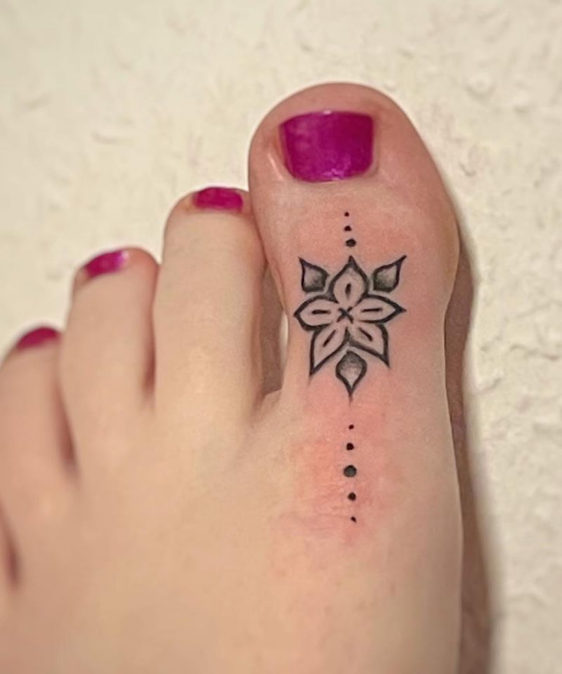30 Unique Toe Tattoos You Will Love