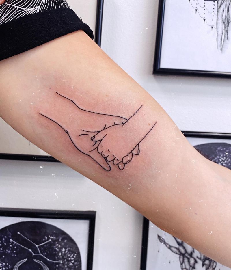 30 Great Holding Hands Tattoos You Will Love