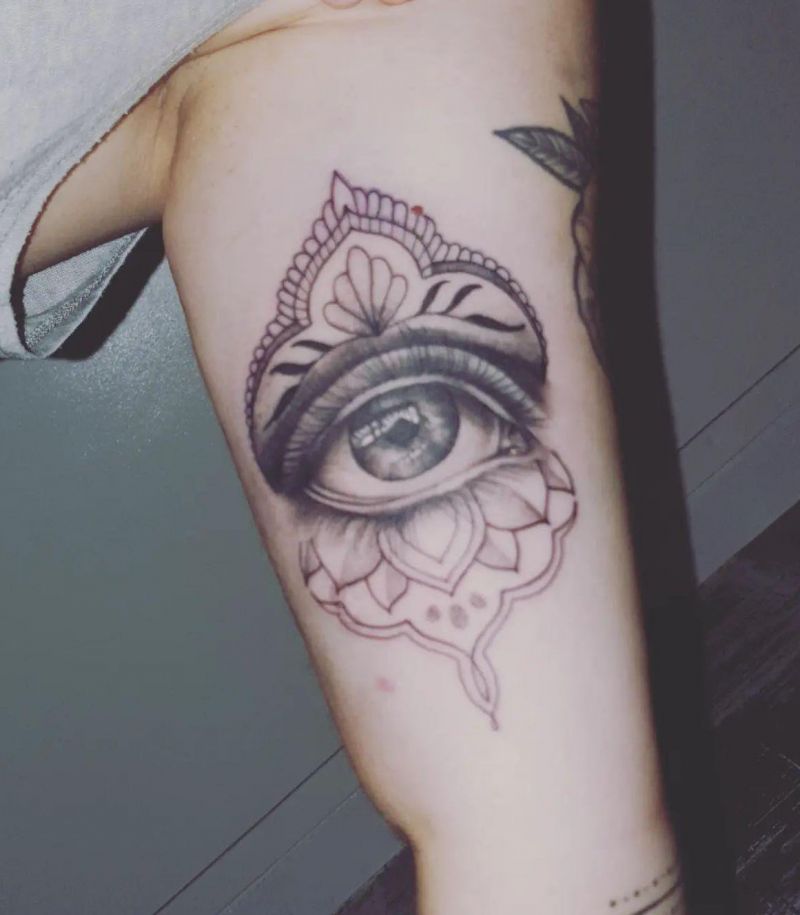 30 Great Realistic Eye Tattoos Make You Attractive