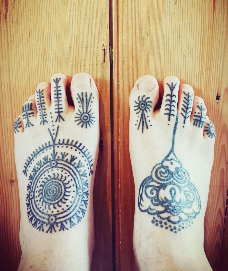 30 Unique Toe Tattoos You Will Love