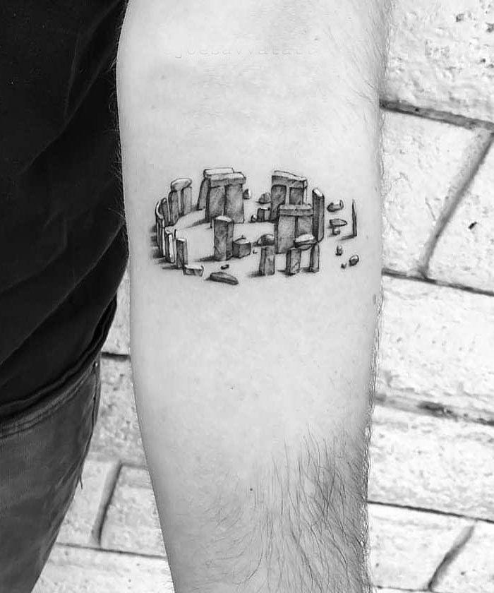 30 Unique Stonehenge Tattoos For Your Inspiration