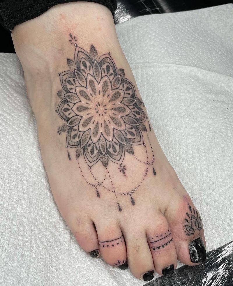 30 Unique Toe Tattoos You Will Love