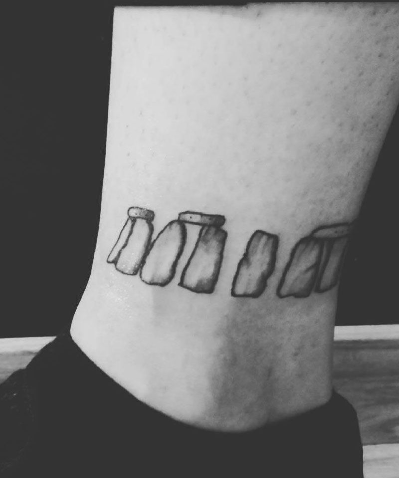 30 Unique Stonehenge Tattoos For Your Inspiration