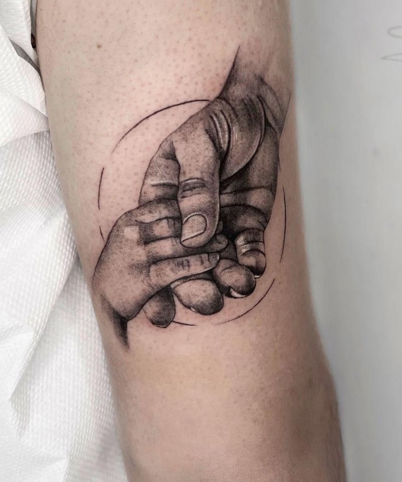 30 Great Holding Hands Tattoos You Will Love