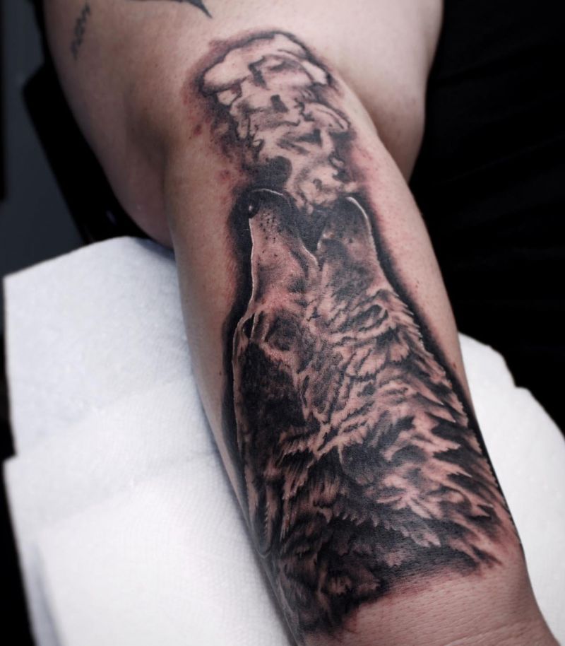 30 Great Howling Wolf Tattoos For Your Inspiration