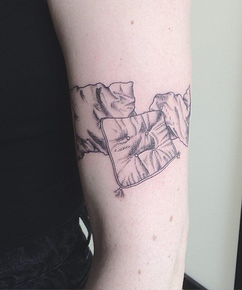 20 Unique Pillow Tattoos You Can Copy