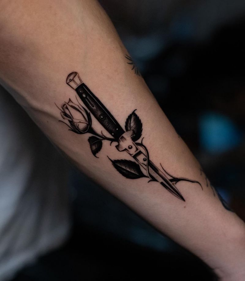 30 Unique Switchblade Tattoos You Can Copy