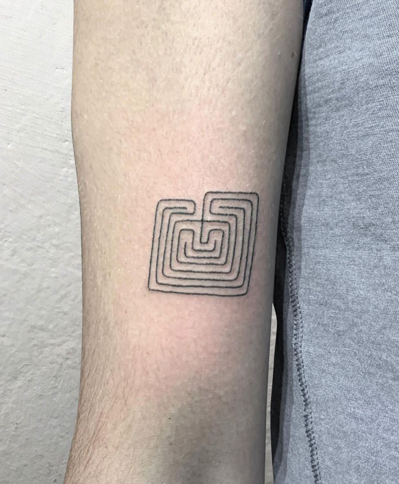 30 Unique Maze Tattoos You Must Love