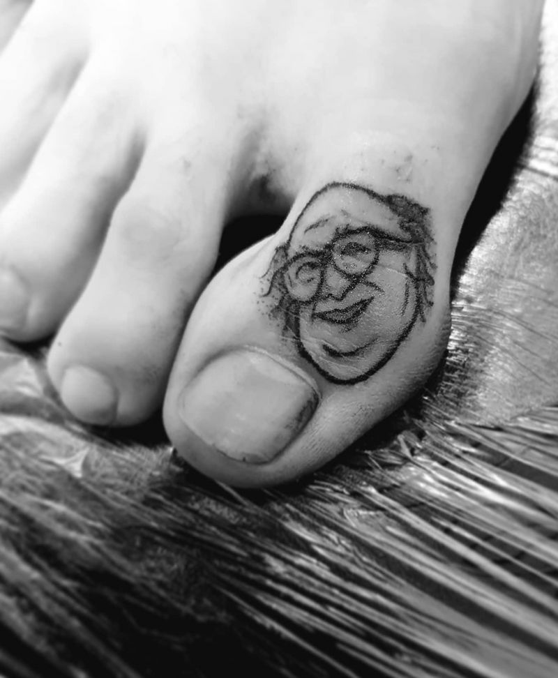 30 Unique Toe Tattoos You Will Love