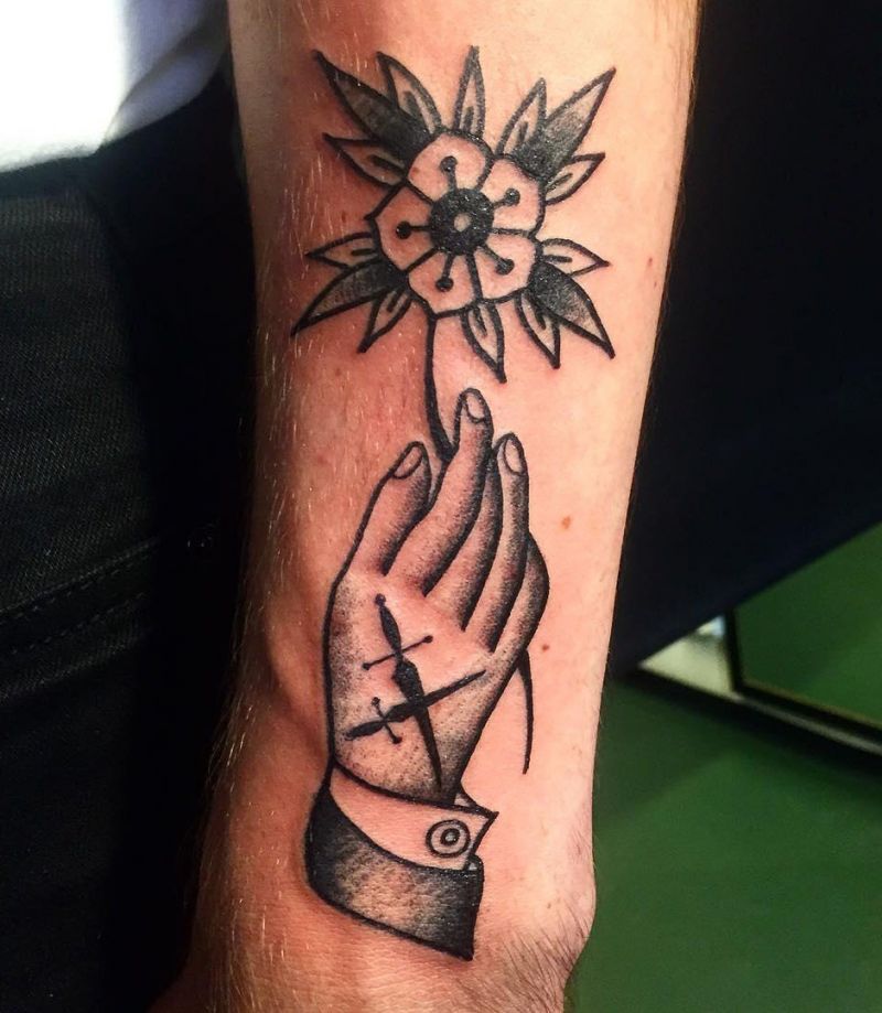 30 Great Hand Holding Flowers Tattoos Make You Attractive